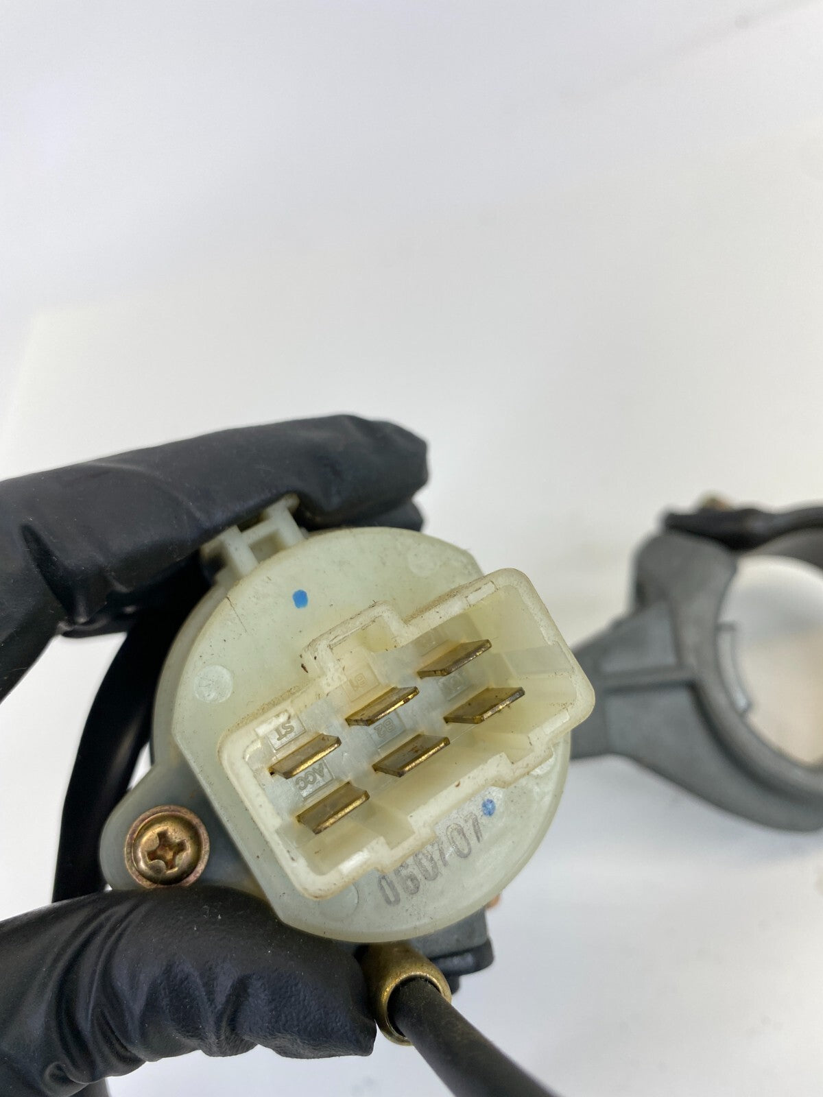 2005-2010 Kia Sportage 2.0L L4 AT Ignition Switch Lock Cylinder W/ Key OEM