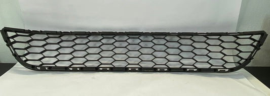 2016-2019 NISSAN SENTRA FRONT BUMPER LOWER CENTER GRILLE OEM 216950