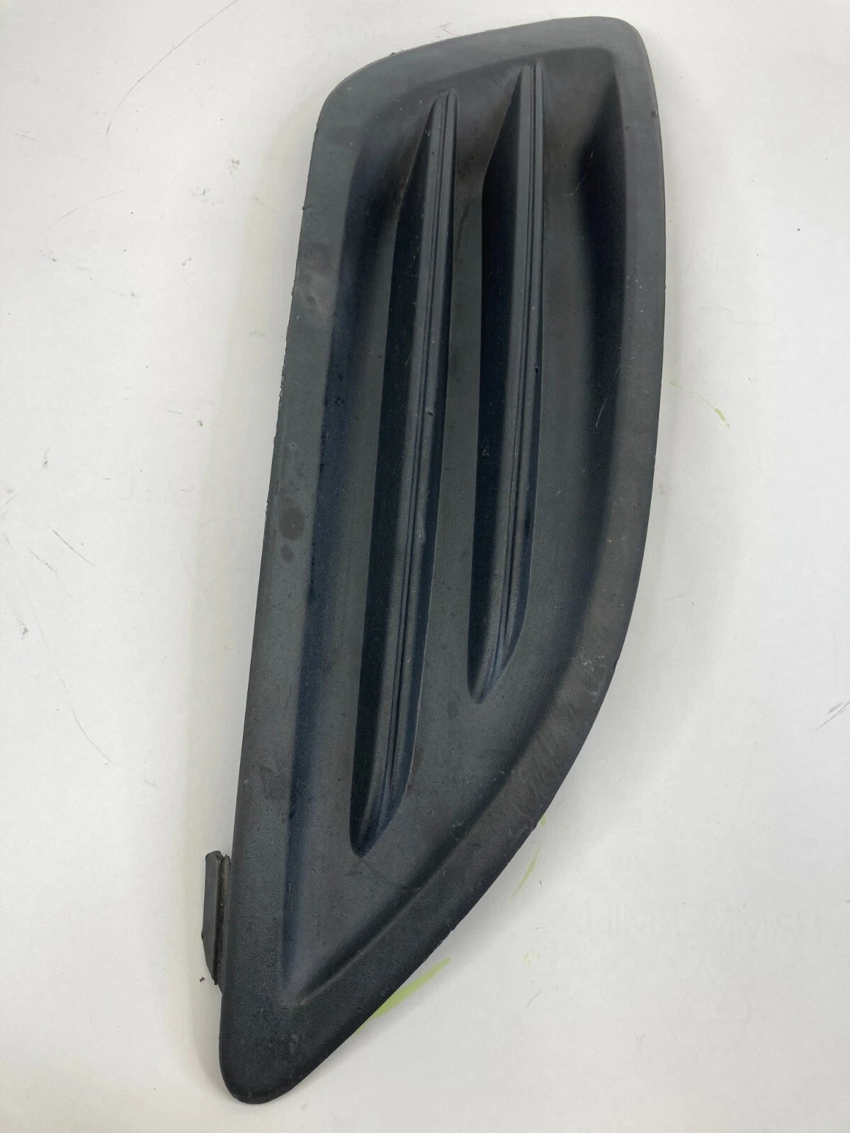 2014-2019 FORD FIESTA FRONT RIGHT PASSENGER FOG LIGHT COVER BEZEL D2BZ-15A266-A