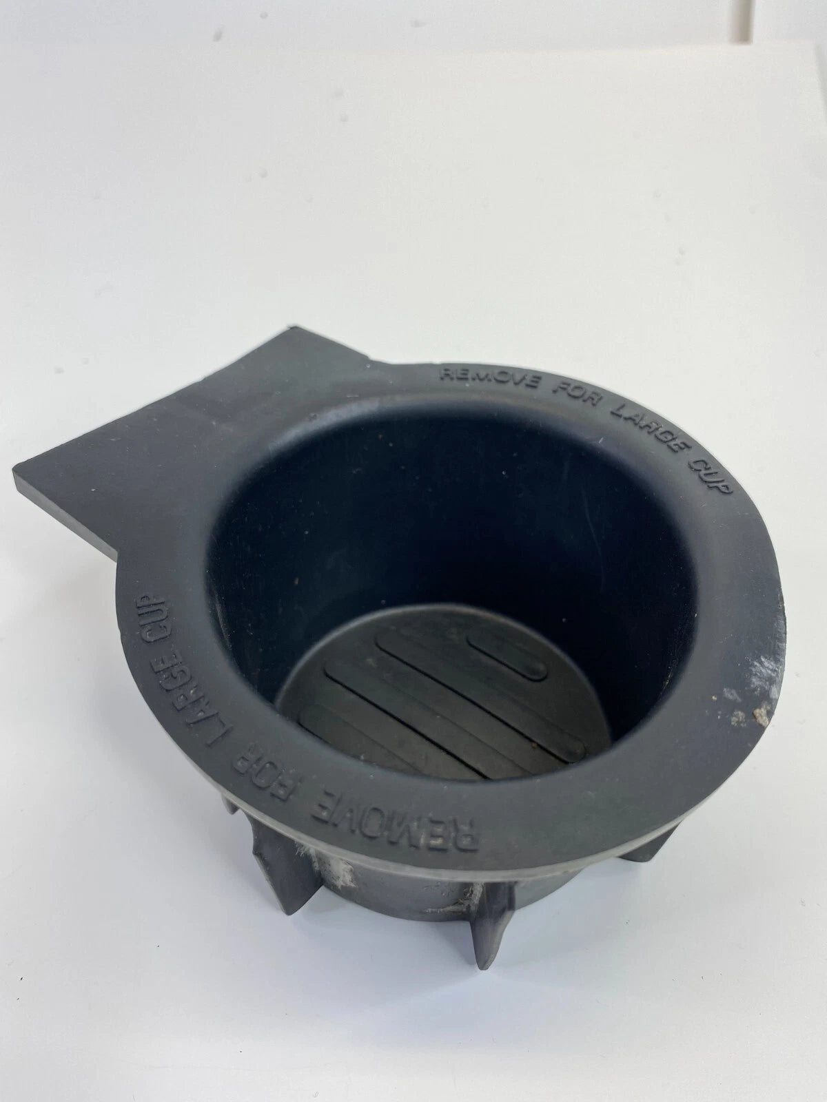 03-06 FORD EXPEDITION CENTER CONSOLE CUP HOLDER RUBBER INSERT 2L1X-78046B94-A