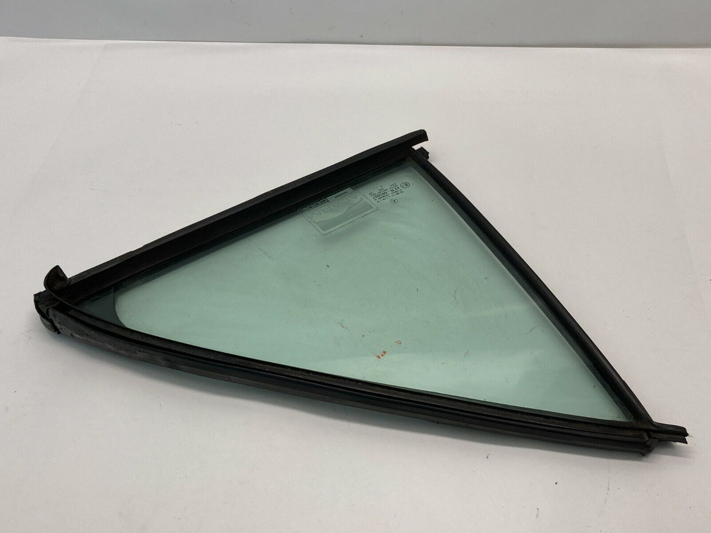 1994-2000 Mercedes-Benz C 280 C 220 Rear Left Door Quarter Vent Window Glass OEM