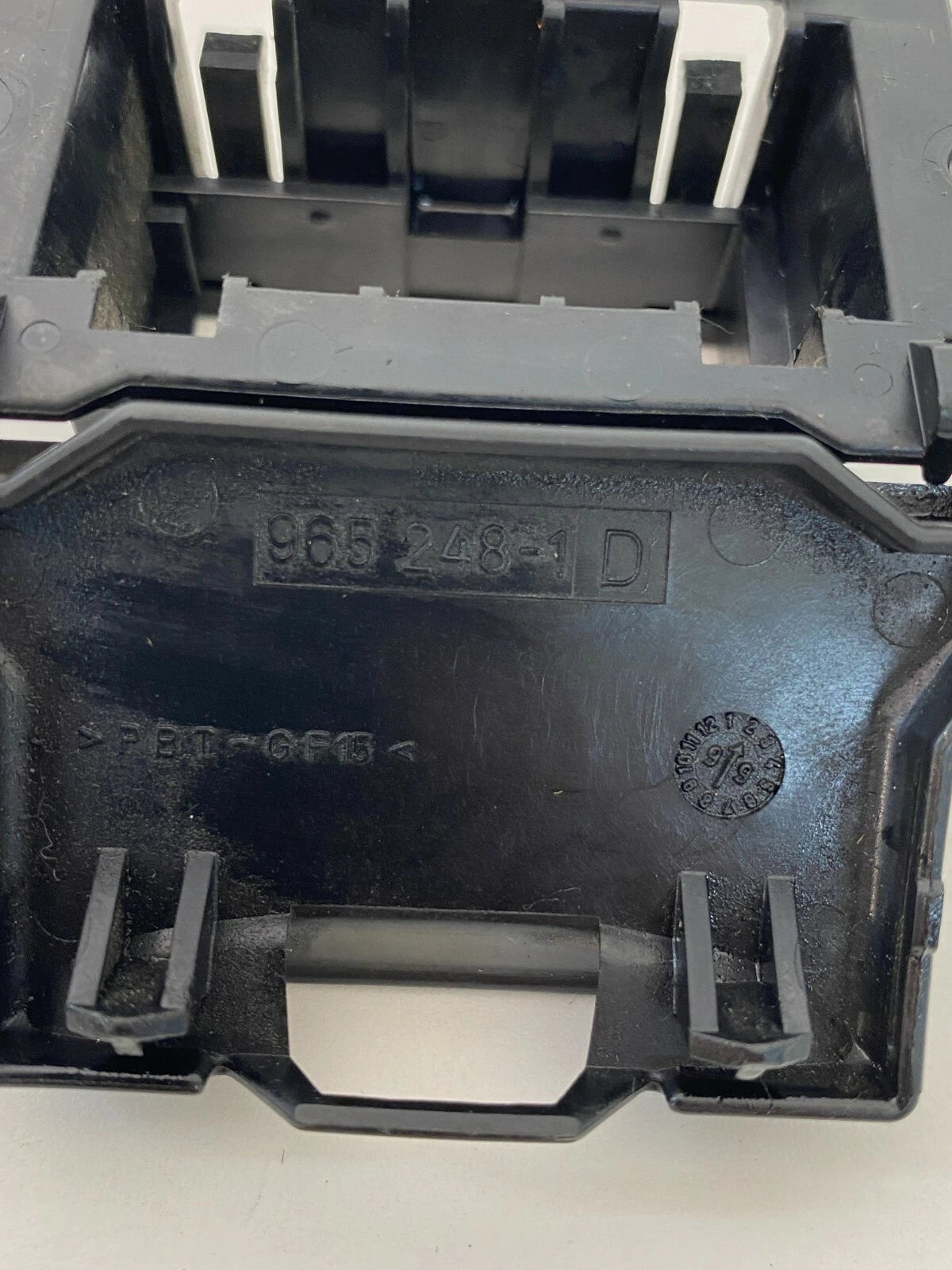 2000-2006 MERCEDES-BENZ S430 S500 DIAGNOSTIC PLUG PORT COVER TRIM 2025402373 OEM