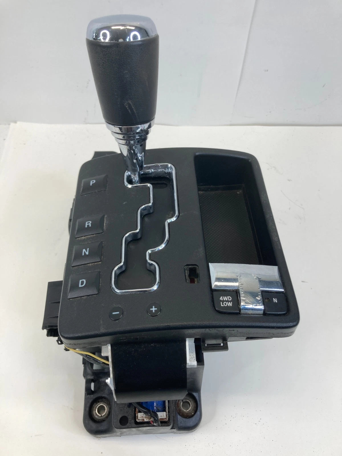 2008-2010 JEEP GRAND CHEROKEE AUTOMATIC 4WD GEAR SHIFTER LEVER SELECTOR OEM