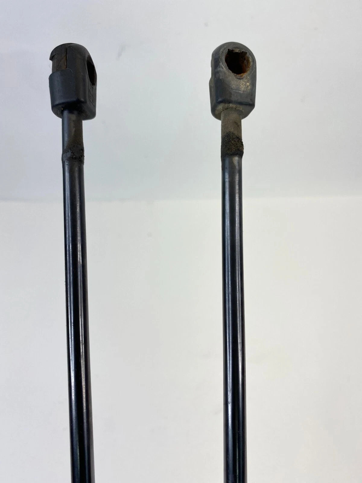 2009-2011 DODGE JOURNEY TRUNK HATCH LIFT CYLINDER SUPPORT SHOCK PAIR 5178293AC