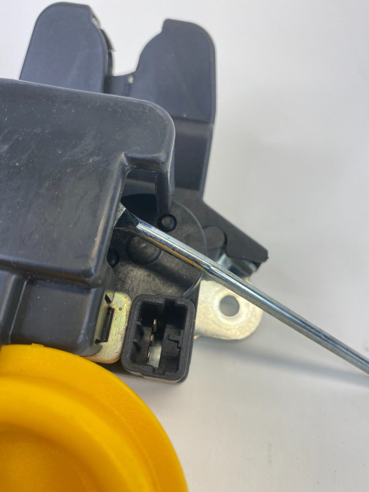 07-10 Hyundai Elantra Sedan Rear Back Trunk Lid Lock Latch Actuator Release OEM