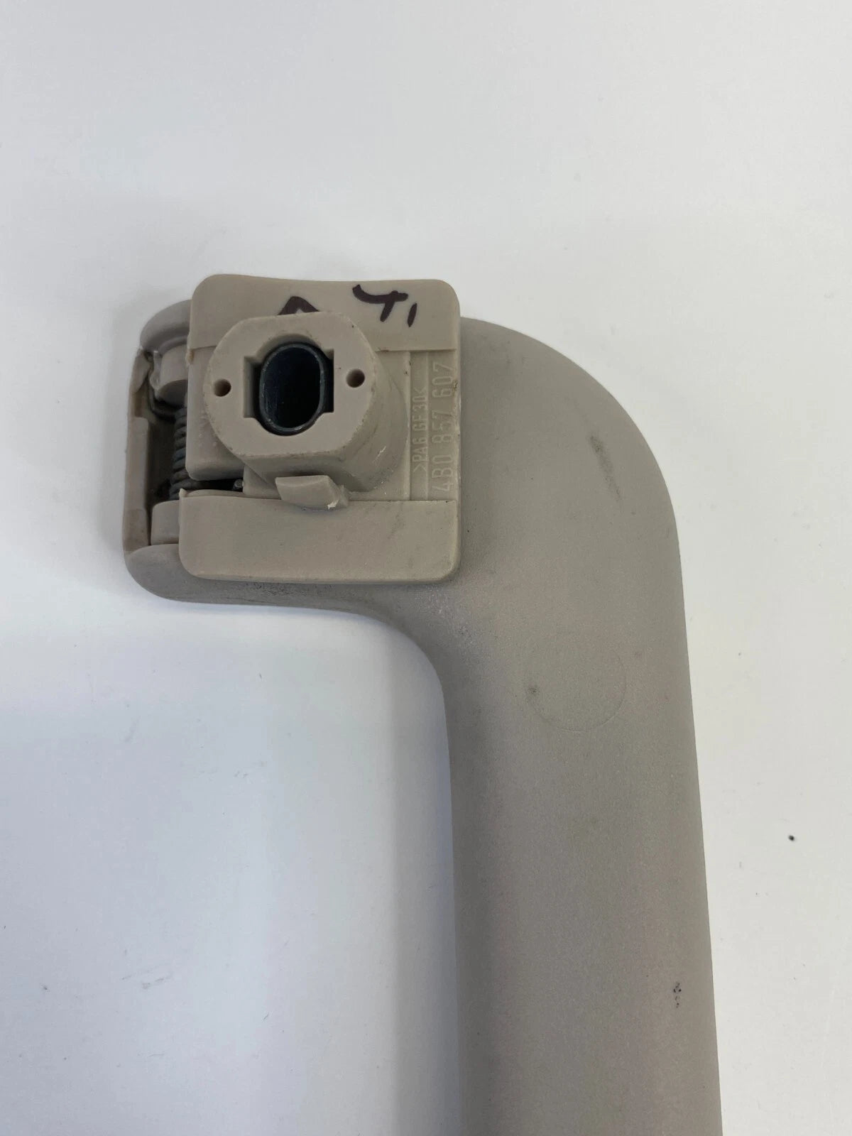 98-01 AUDI A6 QUATTRO FRONT LEFT SIDE ROOF INNER GRAB GRIP HANDLE 4B0857607 OEM