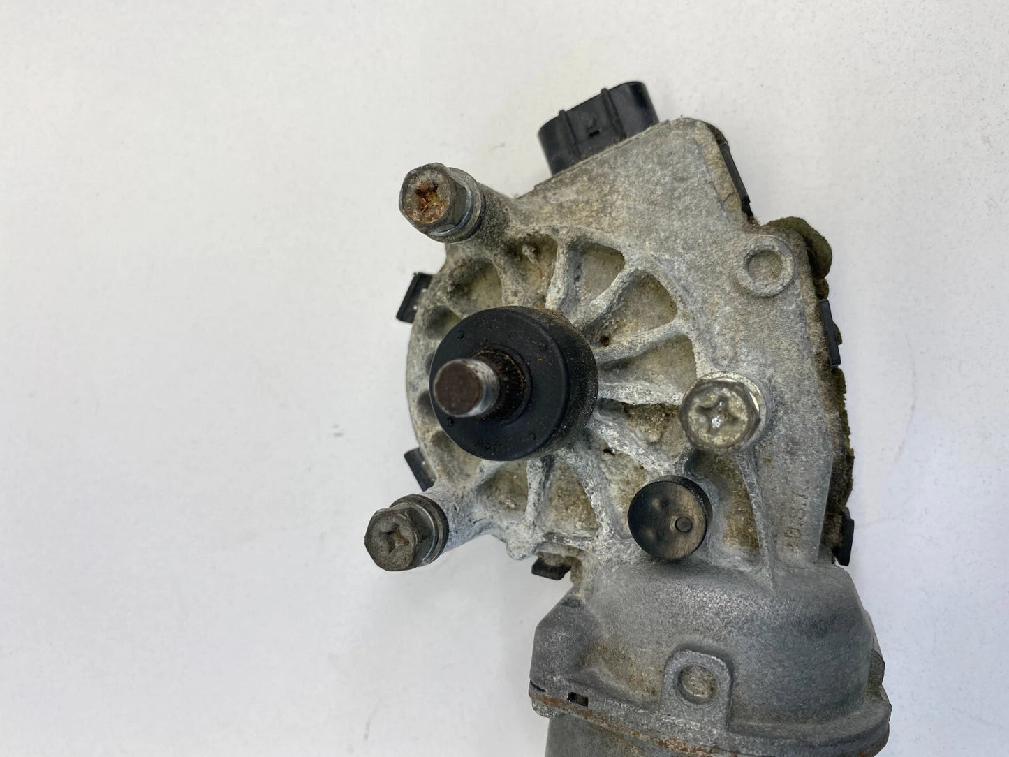 2009-2013 TOYOTA MATRIX FRONT WINDSHIELD WIPER MOTOR ASSEMBLY OEM 85110-02250