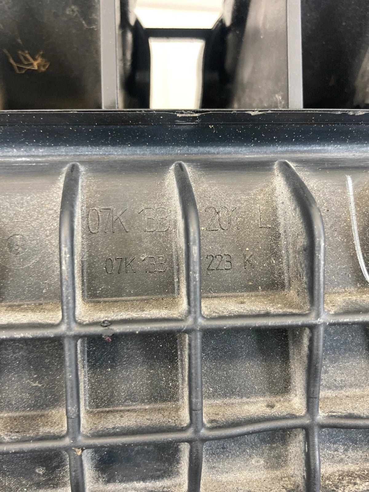 05-14 VW VOLKSWAGEN JETTA 10-14 GOLF 2.5L L5 AIR INTAKE MANIFOLD 07K133201K OEM