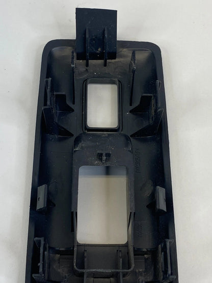 08-13 NISSAN ROGUE FRONT RIGHT WINDOW SWITCH COVER BEZEL PANEL 80960-JM00A OEM