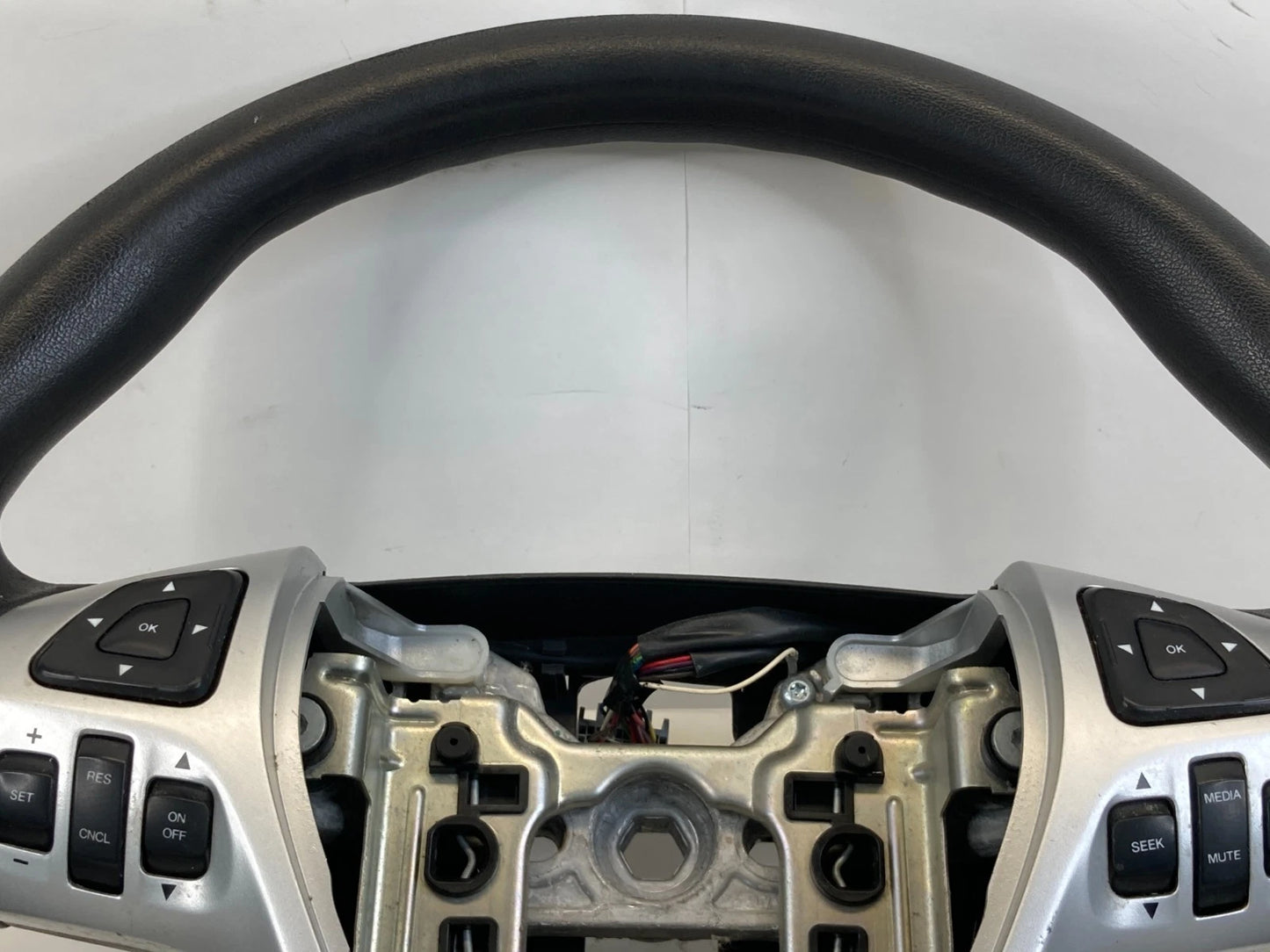 2011-2015 FORD EXPLORER 2013-2015 FORD INTERCEPTOR UTILITY STEERING WHEEL OEM