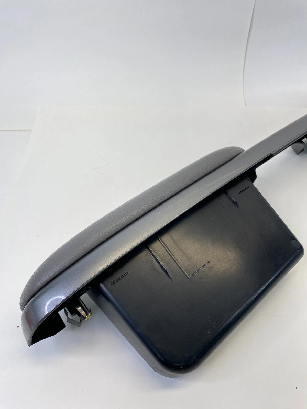 06-10 TOYOTA SIENNA FRONT LEFT DRIVER MASTER WINDOW LOCK SWITCH ARMREST BEZEL