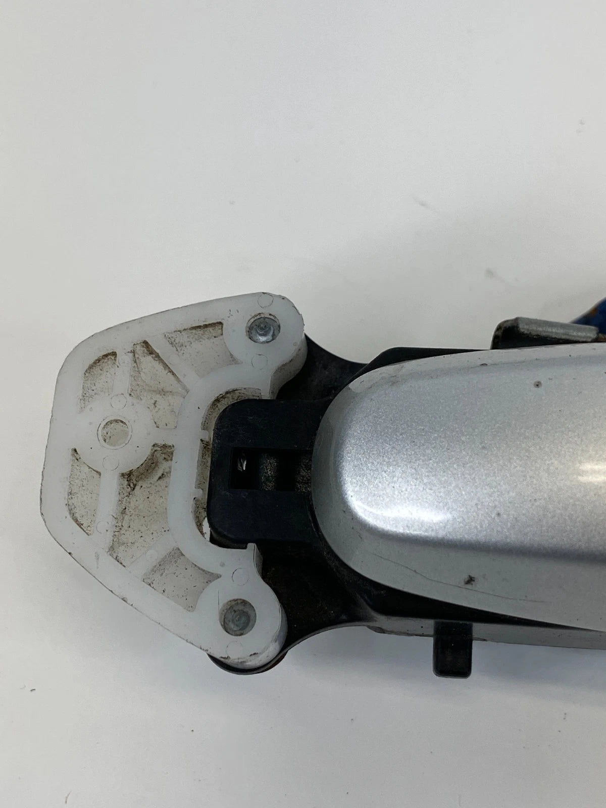 2004-2009 TOYOTA PRIUS OUTSIDE SMART KEY ENTRY EXTERIOR DOOR HANDLE FRONT RH OEM