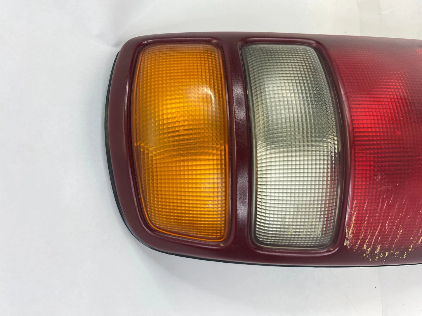 2000-2006 CHEVROLET TAHOE YUKON LEFT DRIVER SIDE TAILLIGHT TAIL LIGHT 16525375