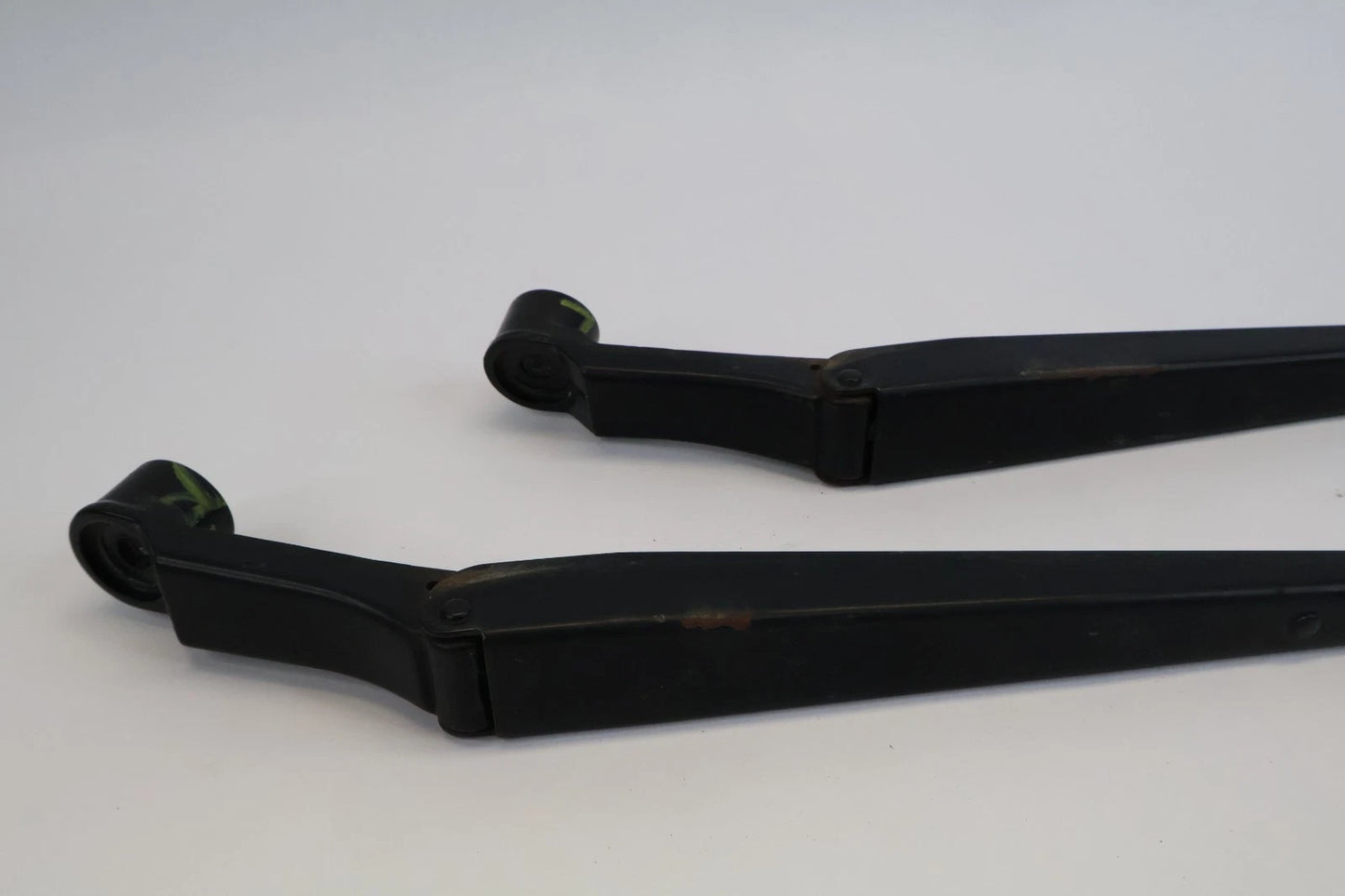 2000-2006 TOYOTA TUNDRA 01-07 SEQUOIA FRONT WINDSHIELD WIPER ARM PAIR SET