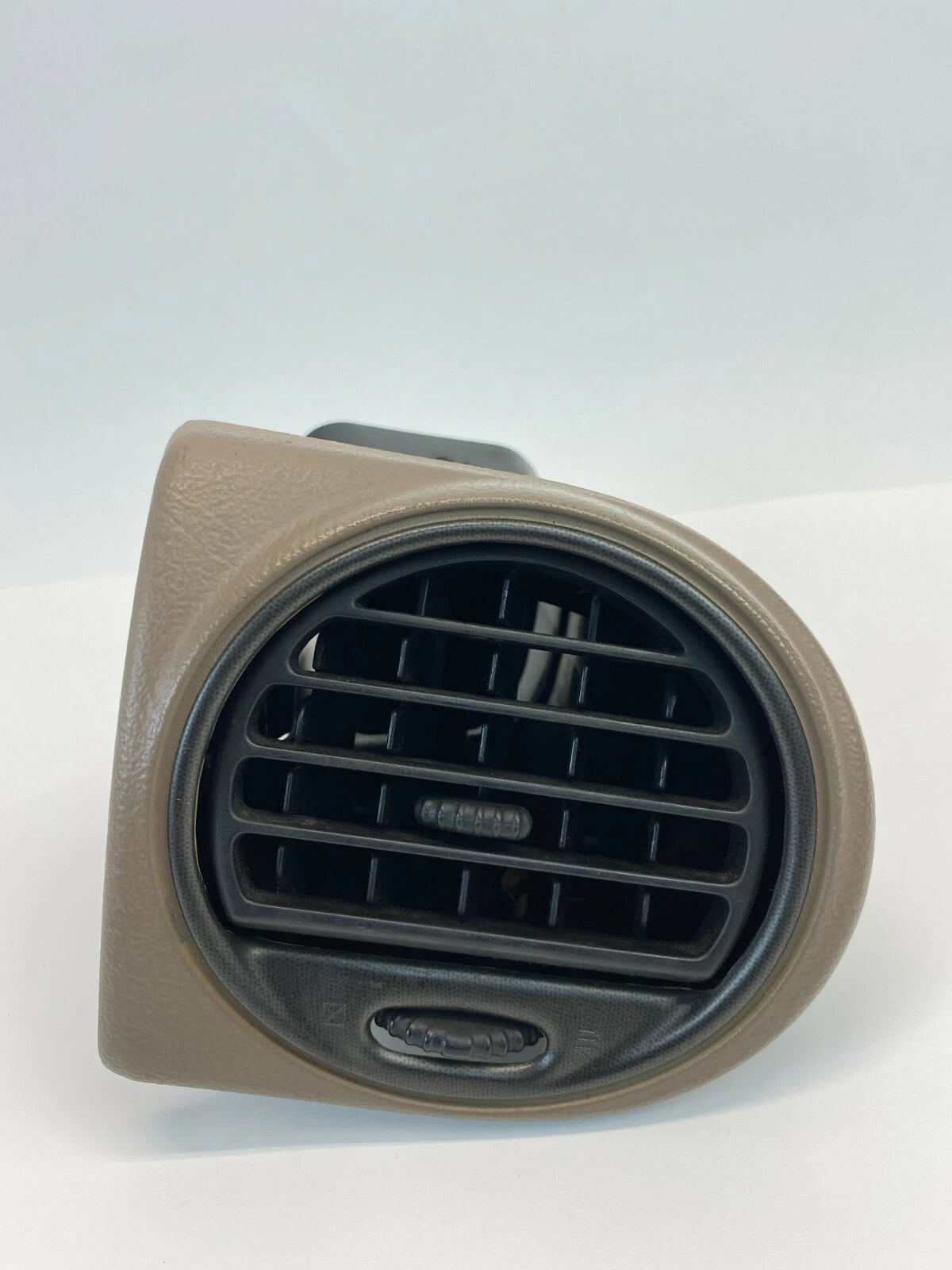 2003-2004 ISUZU ASCENDER FRONT PASSENGER SIDE INSTRUMENT PANEL AIR VENT GRILLE