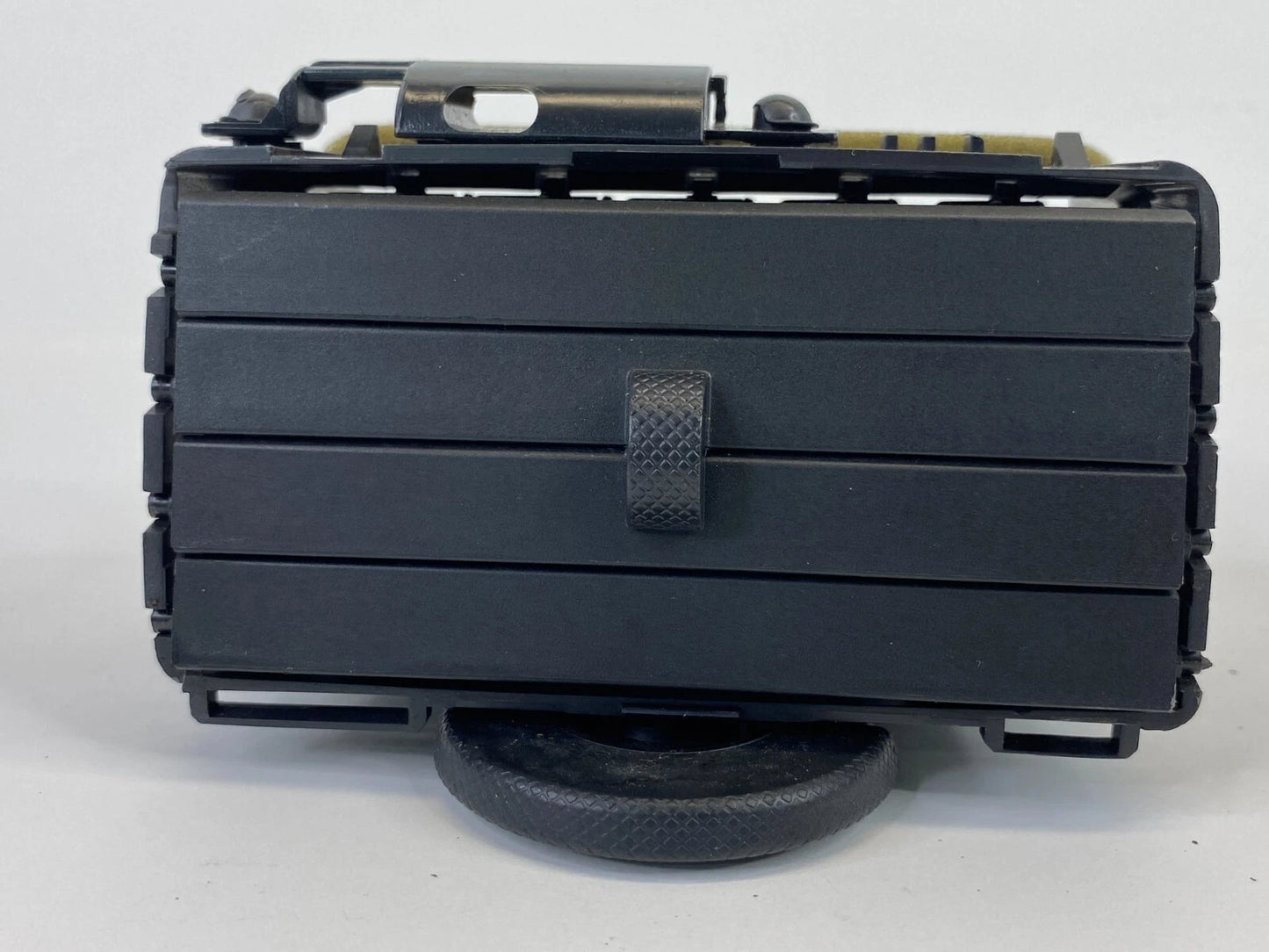 2008-2012 FORD ESCAPE CENTE DASH RIGHT SIDE AC AIR VENT GRILLE 8L84-14B418-AA