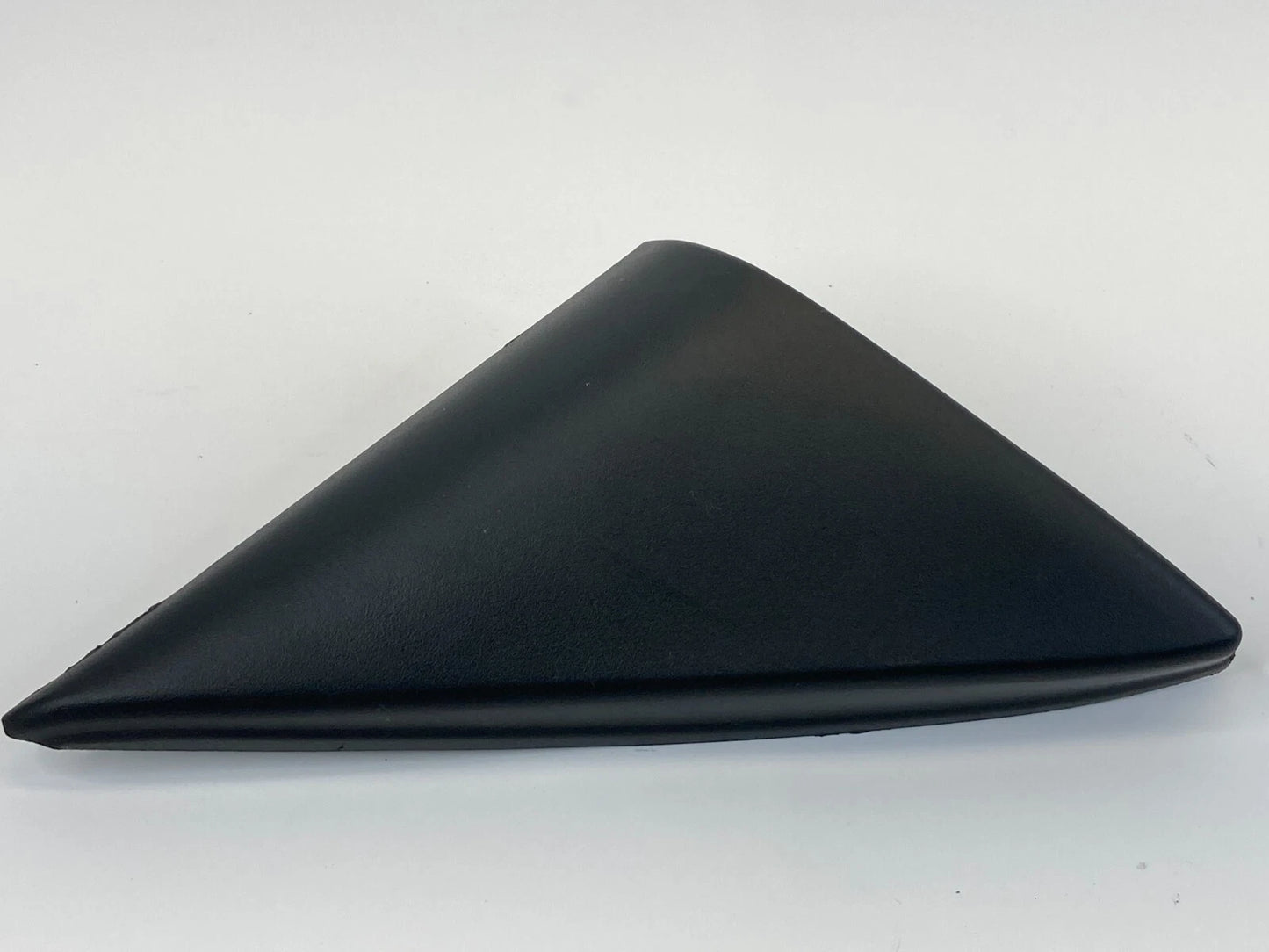 2006-2013 CHEVROLET IMPALA UPPER FRONT RIGHT PASSENGER INNER DOOR CORNER COVER