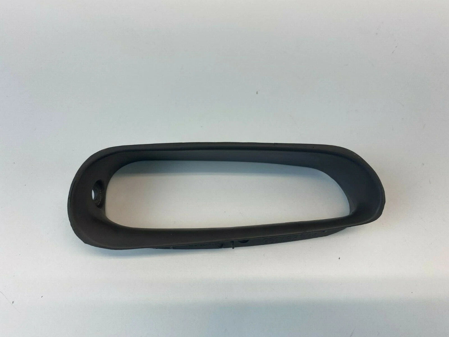 2000 2001 AUDI A4 SEDAN REAR RIGHT PASSENGER SIDE INNER DOOR PULL HANDLE TRIM