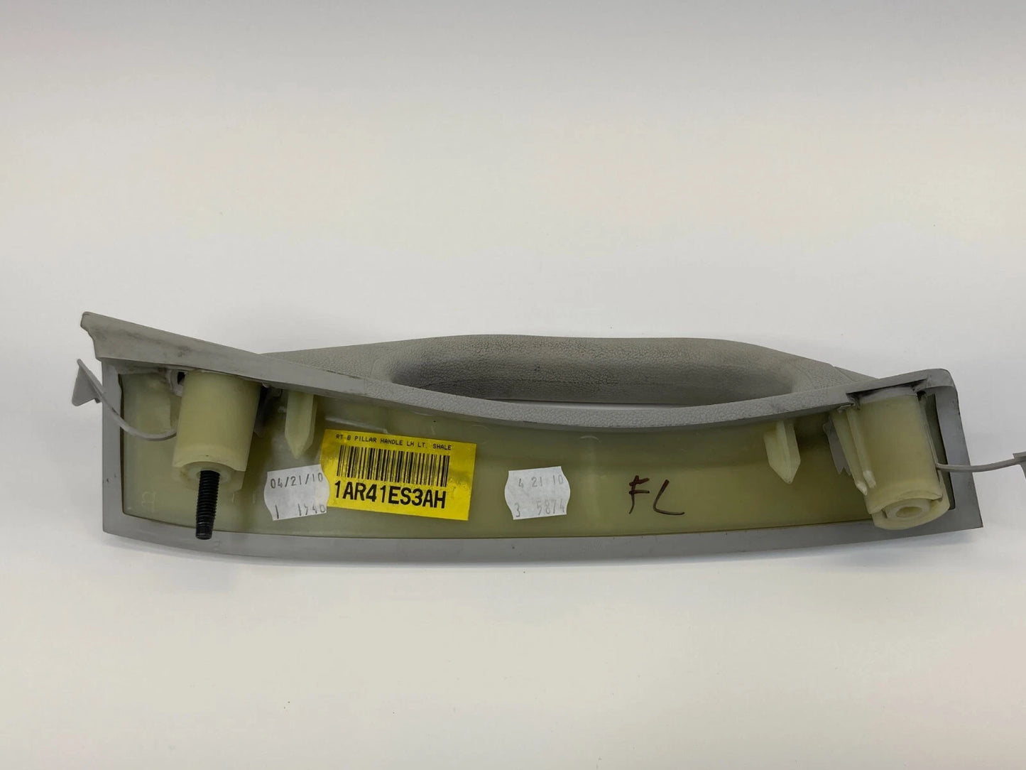 2009-2014 VOLKSWAGEN ROUTAN REAR LEFT B-PILLAR GRIP GRAB HANDLE 1AR41ES3AH