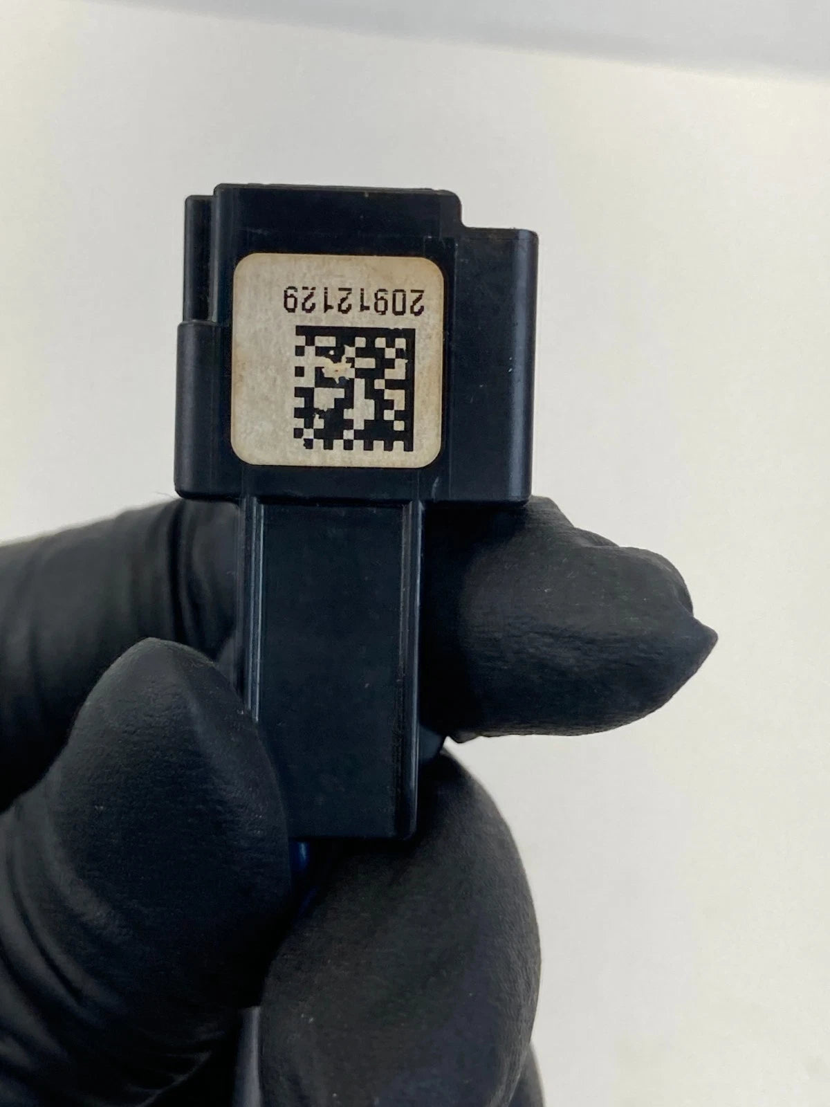 2010-2013 Buick LaCrosse Front Left Driver Seat Belt Buckle 20912129 OEM