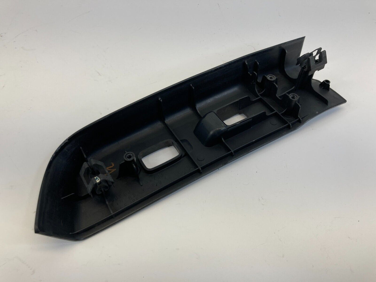 2001 2002 Nissan Pathfinder Front Right Side Power Window Switch Trim Bezel OEM