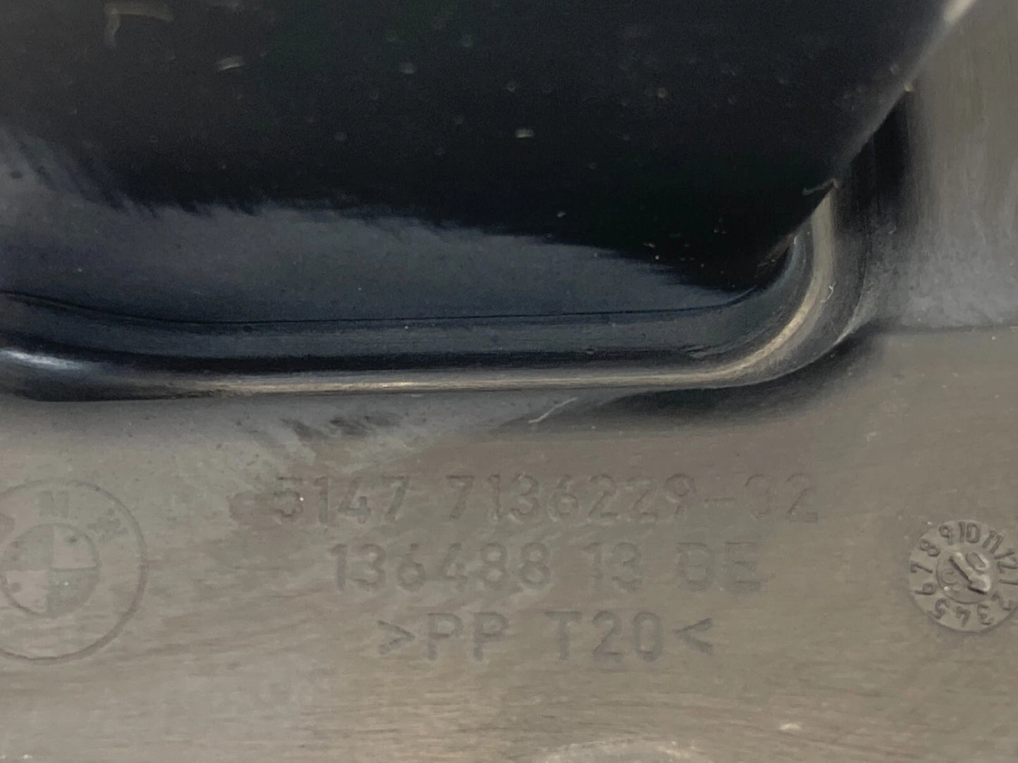 2004-2007 BMW 530I SEDAN REAR TRUNK STORAGE BIN COMPARTMENT TRAY 51477136229