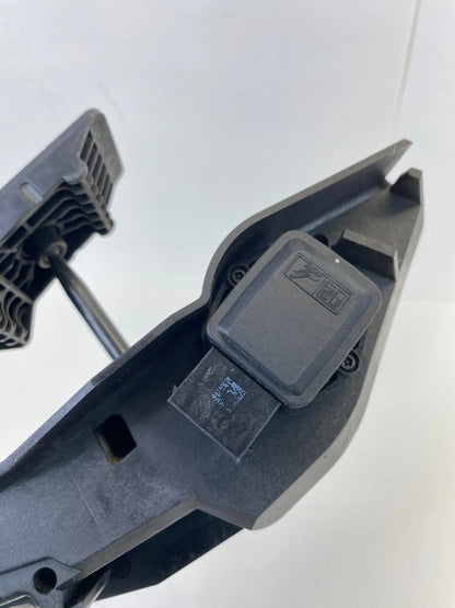 2000-2006 BMW X5 01-05 330i GAS PEDAL ACCELERATOR TRAVEL SENSOR 35426772705 OEM