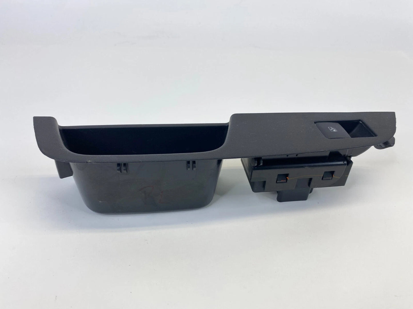 2010-2017 CHEVROLET EQUINOX REAR LEFT DOOR WINDOW CONTROL SWITCH BEZEL 20933566