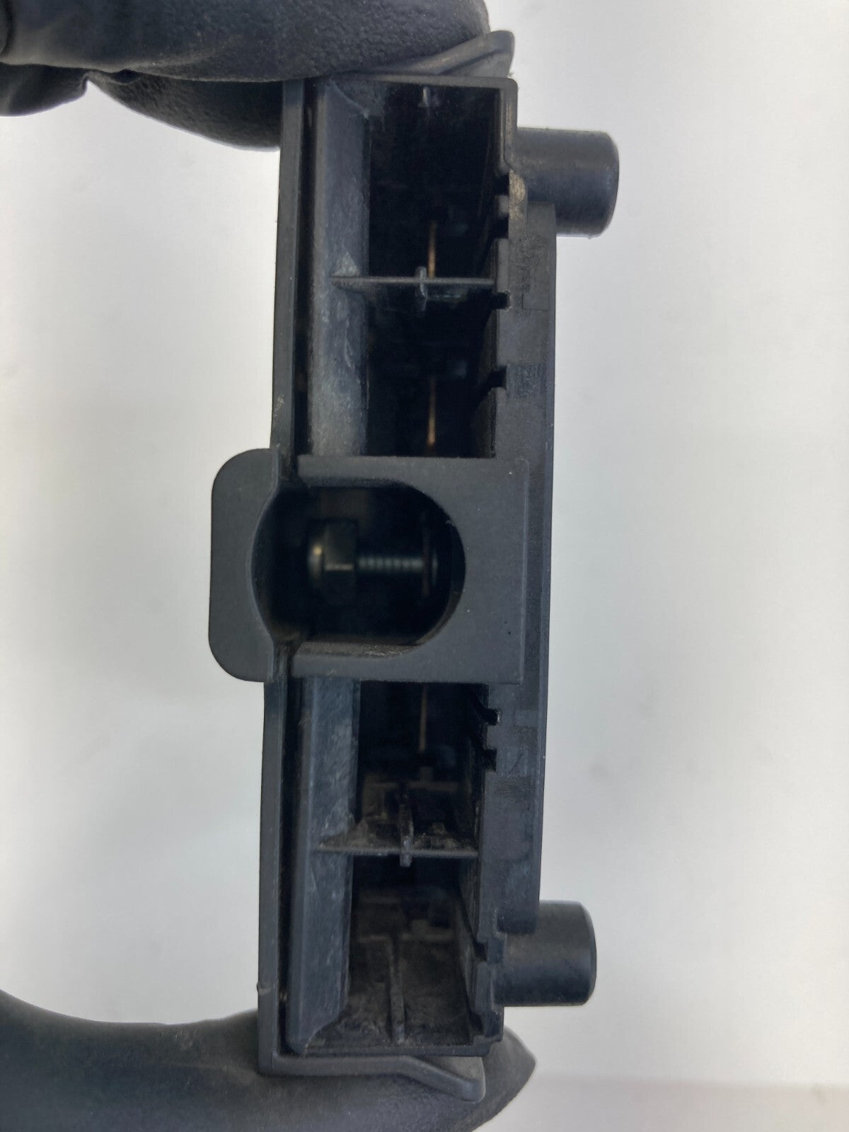 09 Mini Cooper 1.6L Battery Terminal Power Distribution Control Module 913672304