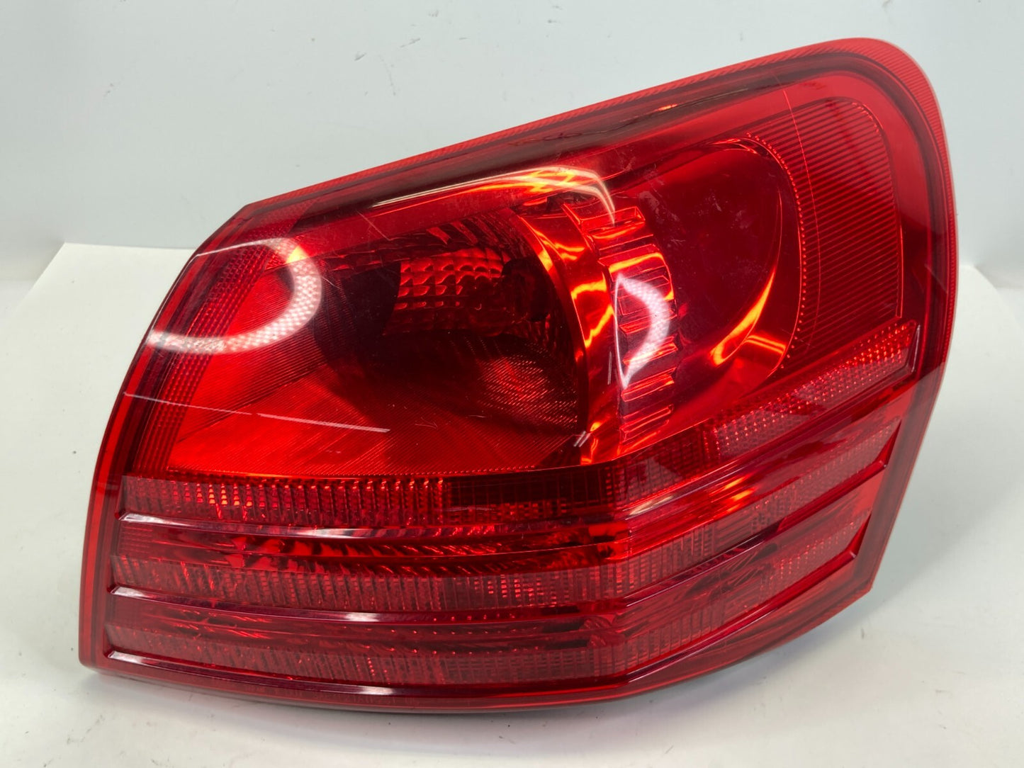 2008-2013 Nissan Rogue Right Passenger Side Outer Tail Light Taillight Lamp Assy