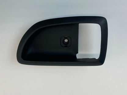 2004-2006 KIA AMANTI REAR LEFT SIDE INNER DOOR HANDLE TRIM COVER 82611-3F000 OEM