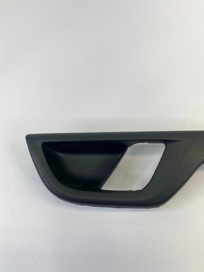 2001-2004 VOLVO S60 REAR RIGHT SIDE INNER DOOR HANDLE BEZEL TRIM PANEL 8650003