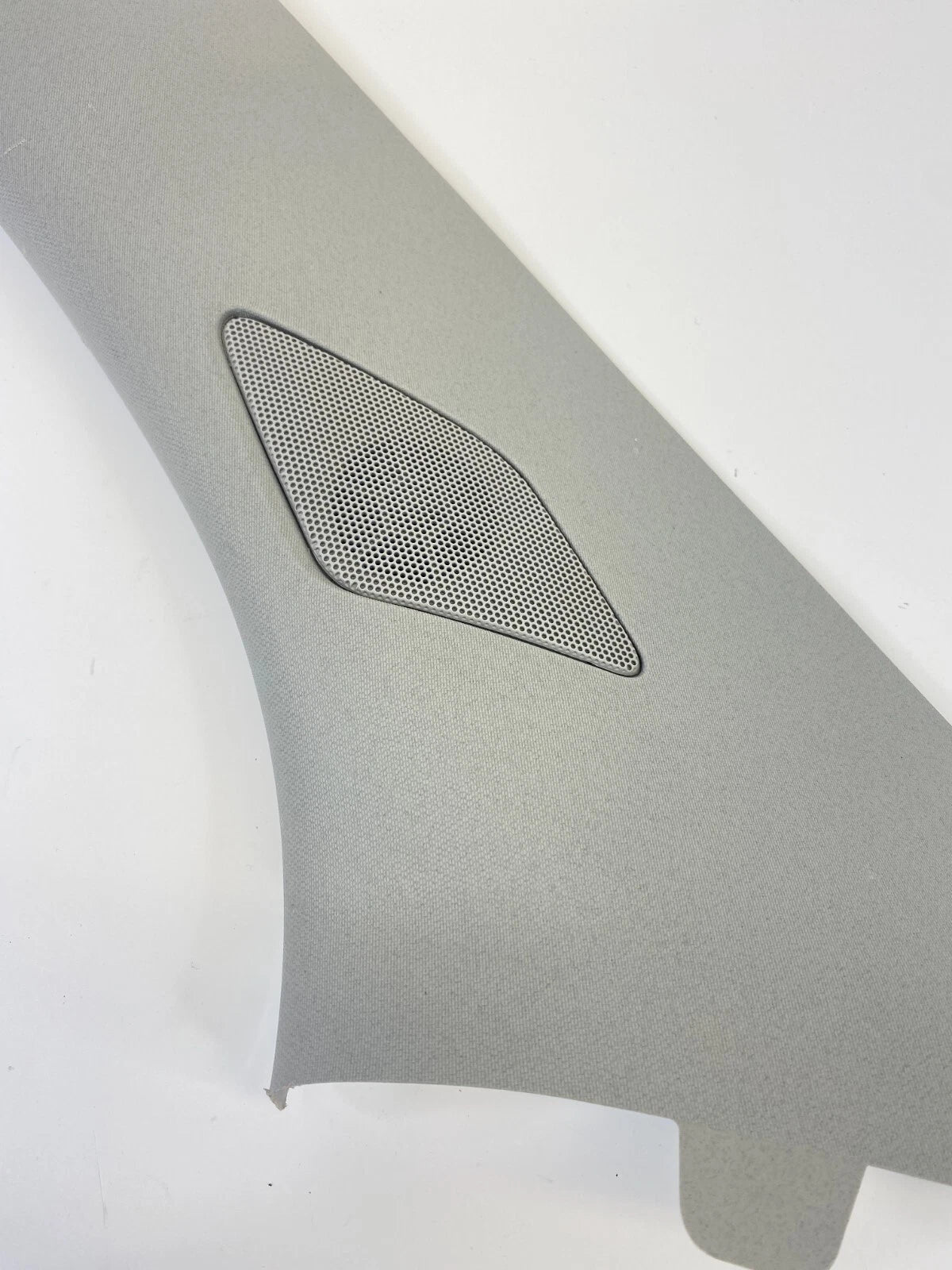 10-17 CHEVROLET EQUINOX FRONT LEFT WINDSHIELD A PILLAR MOLDING TRIM W/ SPEAKER