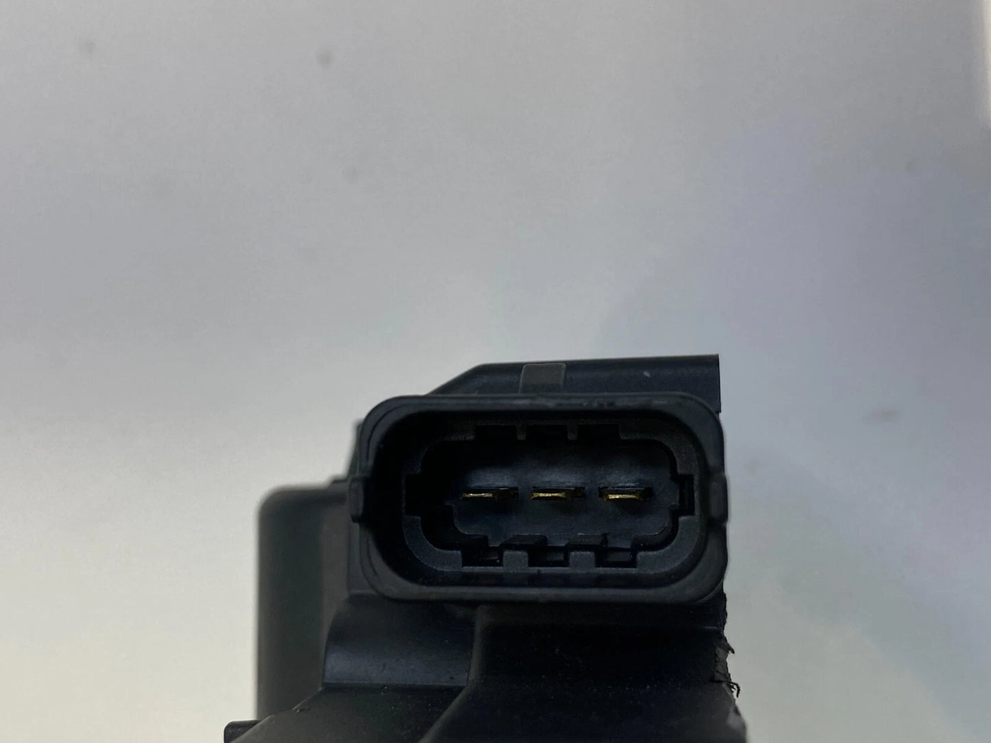 2001 02 03 04 2005 MERCEDES BENZ C240 SEDAN 2.6L V6 A/T ENGINE IGNITION COIL