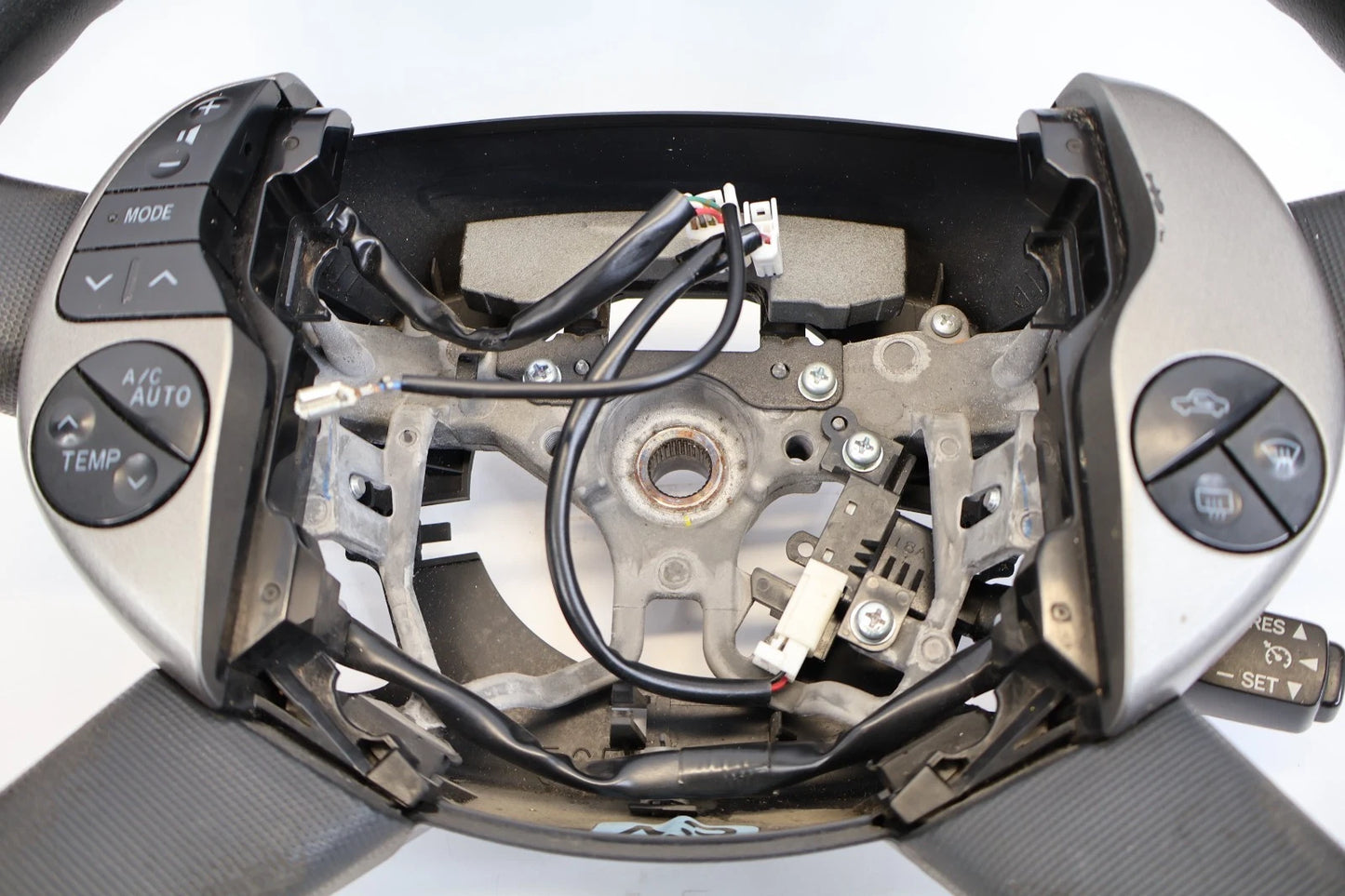2004-2009 TOYOTA PRIUS STEERING WHEEL W/ AUDIO & CRUISE CONTROL SWITCHES