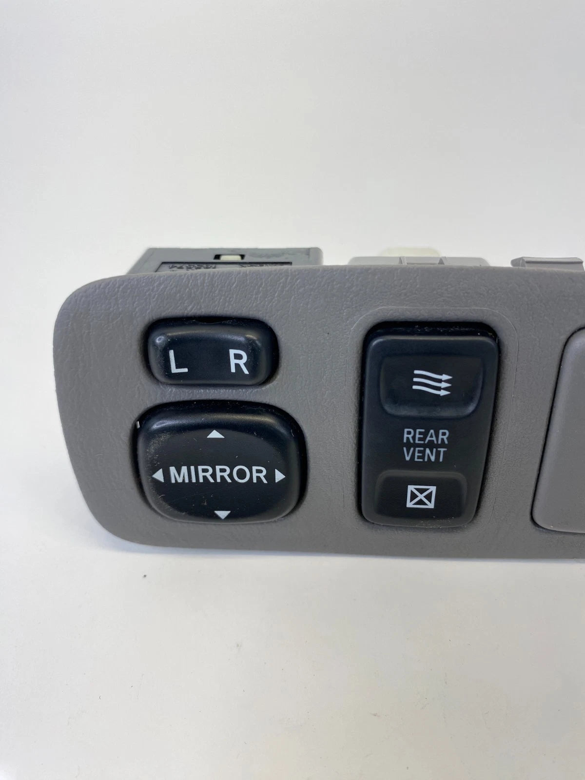 2004-2010 TOYOTA SIENNA SIDE DOOR MIRROR CONTROL SWITCH BUTTON LH RH 183652 OEM