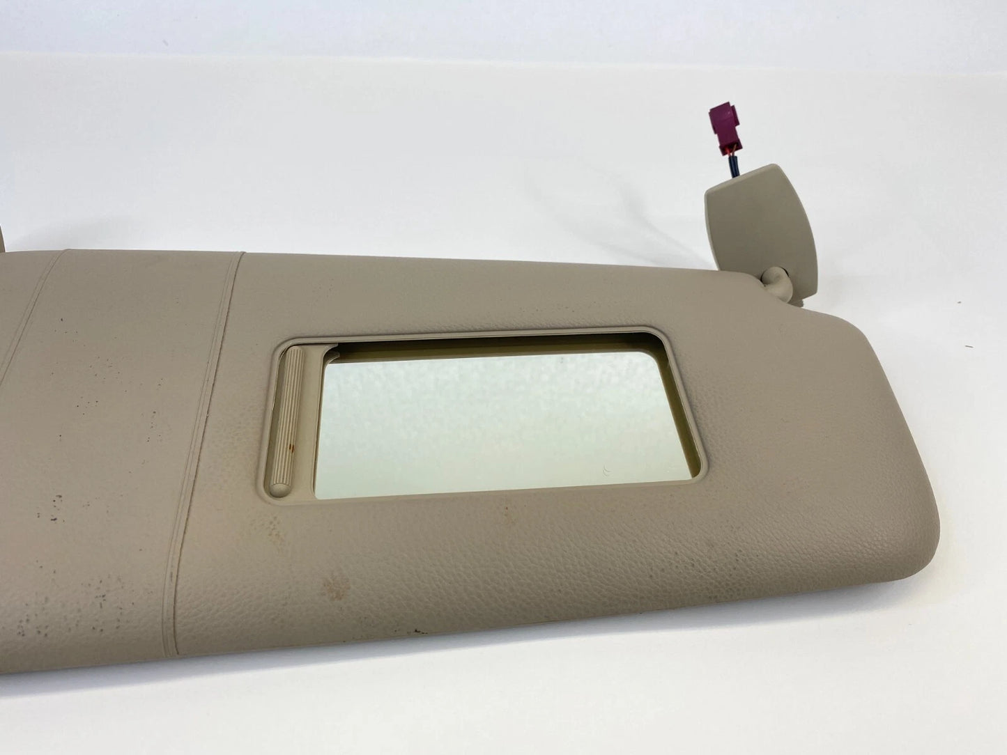 2009 2010 BMW 535I XDRIVE SUNVISOR RIGHT PASSENGER SIDE SUN VISOR SHADE ASSEMBLY