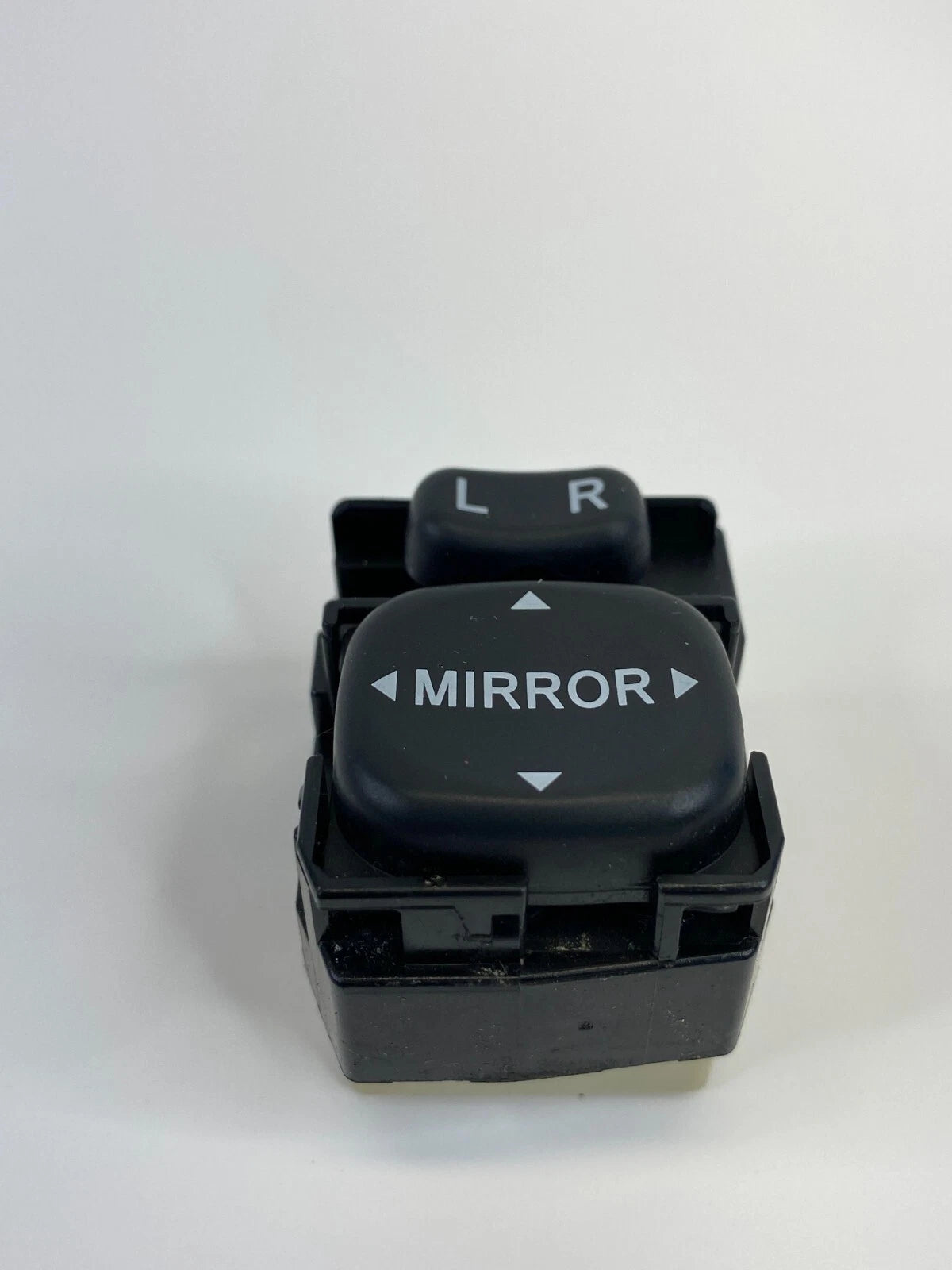 01-07 TOYOTA HIGHLANDER POWER SIDE VIEW DOOR MIRROR CONTROL SWITCH BUTTON OEM