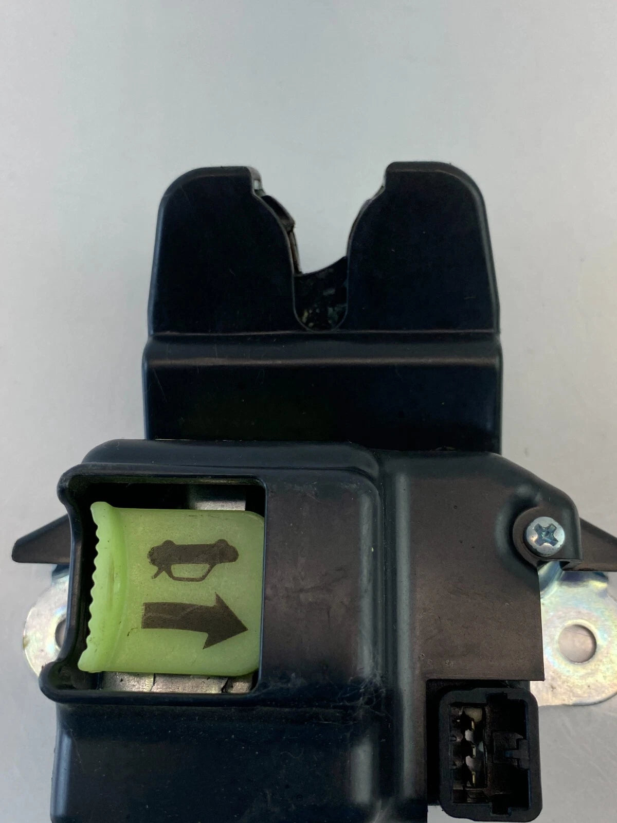 2010-2013 KIA FORTE TRUNK LID TAIL GATE TAILGATE LOCK LATCH ACTUATOR ASSEMBLY