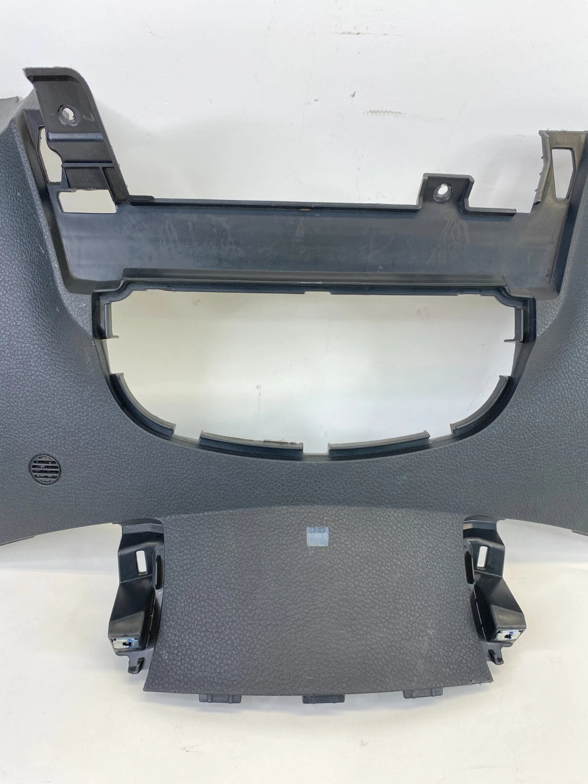 2013-2019 HYUNDAI SANTA FE DASH CENTER PANEL COVER BEZEL TRIM 84770-2W000 OEM
