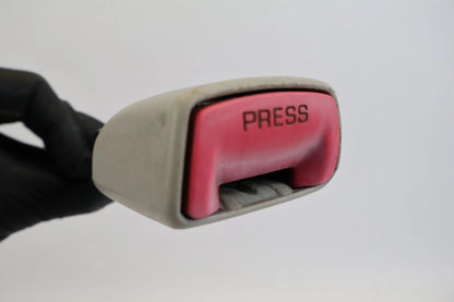 2010-2015 TOYOTA PRIUS FRONT LEFT DRIVER SIDE SEAT BELT BUCKLE E034501 OEM