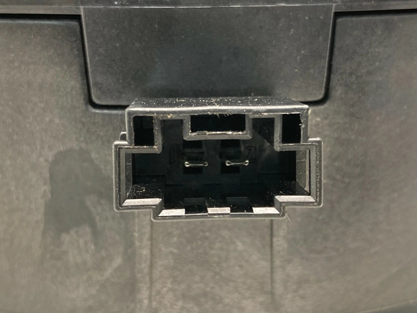 01 02 03 04 MERCEDES-BENZ C-CLASS C320 FRONT LEFT OR RIGHT DOOR SPEAKER AUDIO