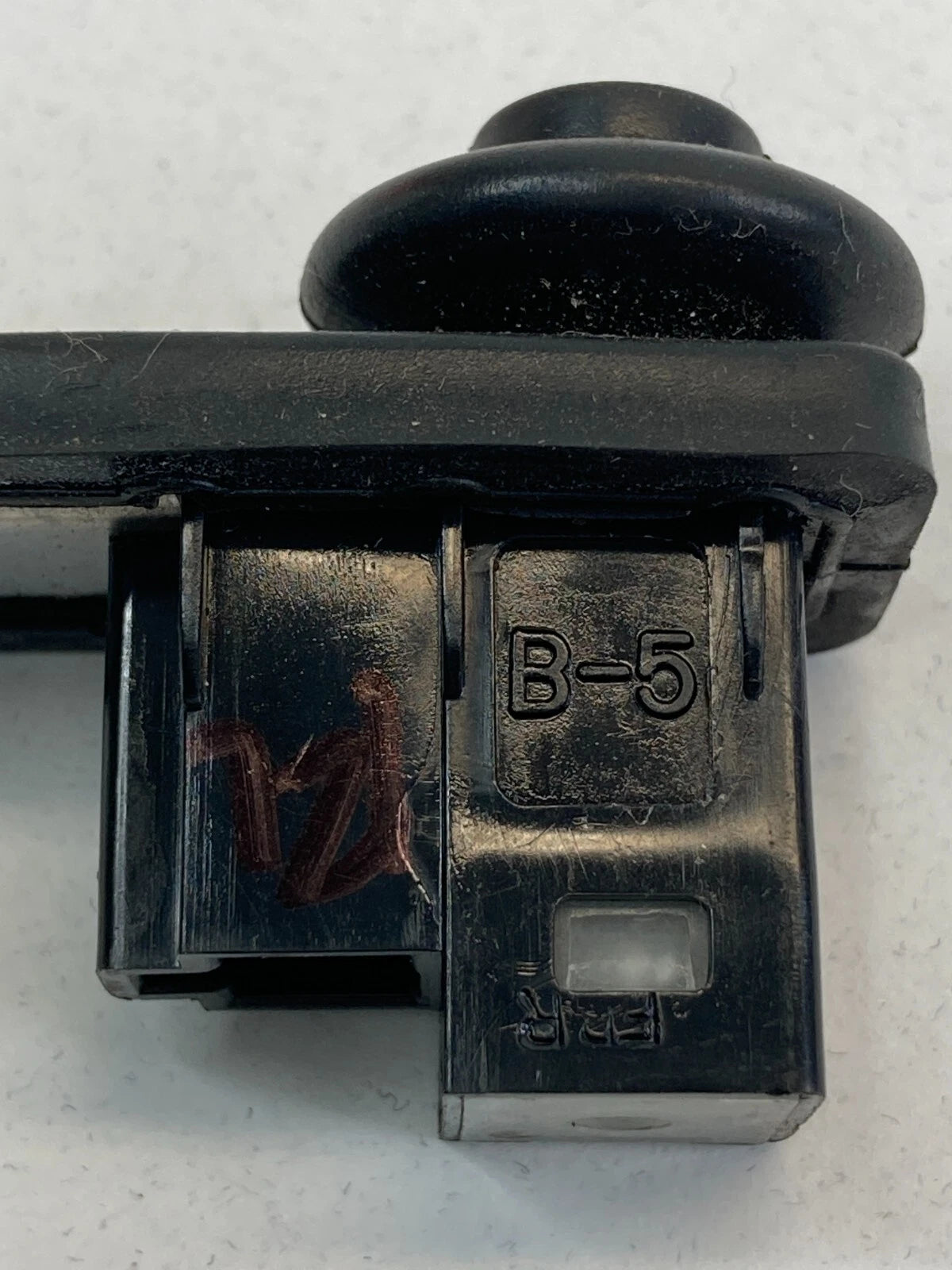 2010-2013 KIA FORTE REAR LEFT SIDE DOOR JAMB LIGHT SWITCH SENSOR 93560-1M500 OEM