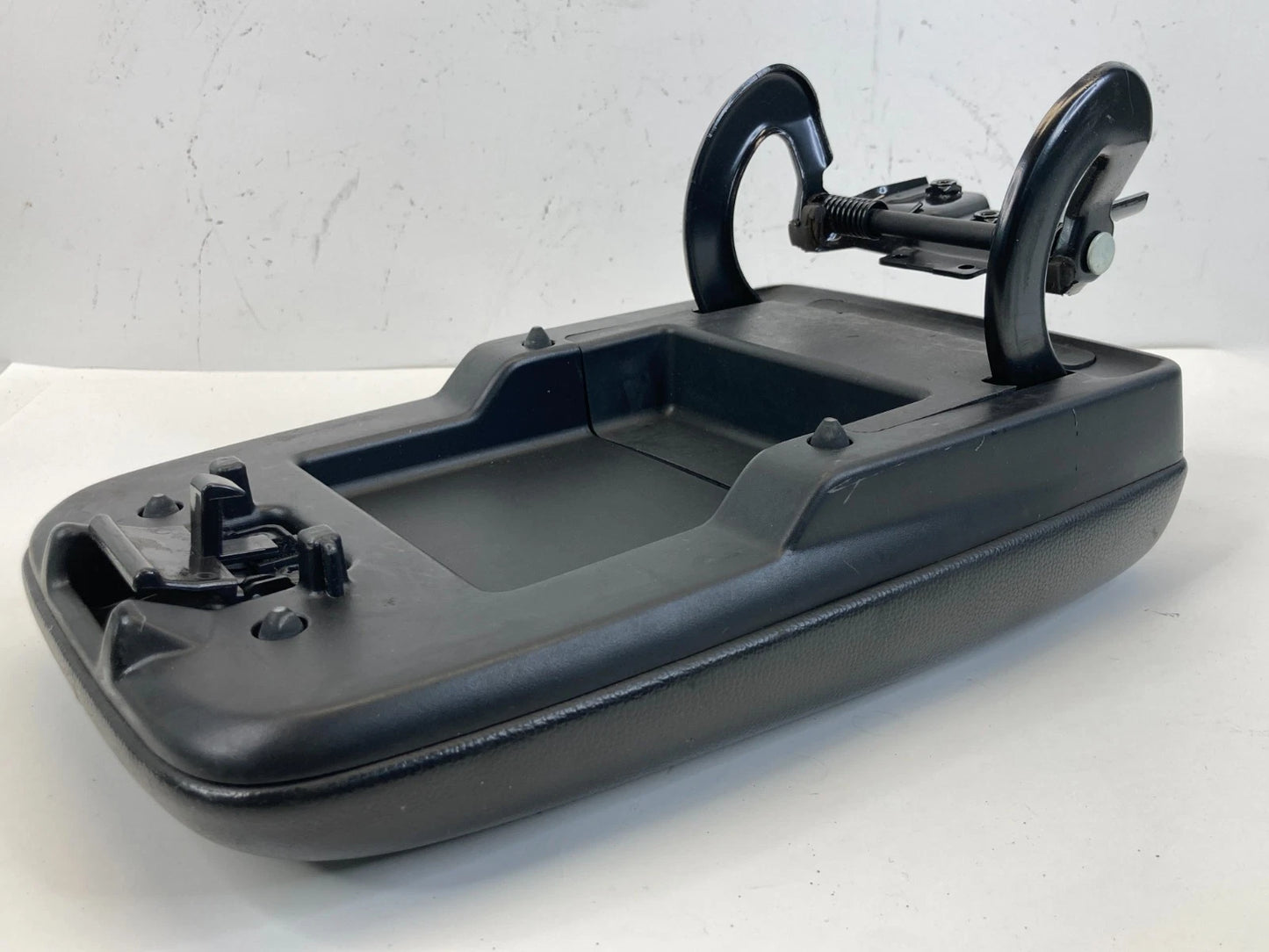 2012-2015 CHEVROLET CAPTIVA SPORT CENTER CONSOLE LEATHER ARMREST LID BLACK OEM