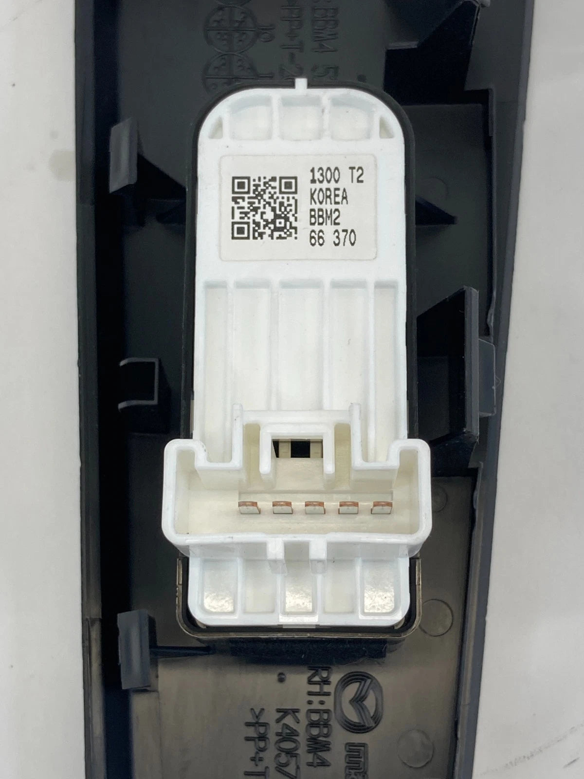 2010-2013 MAZDA MAZDA3 POWER WINDOW CONTROL SWITCH BEZEL REAR RH OEM BBM4-68-5L1