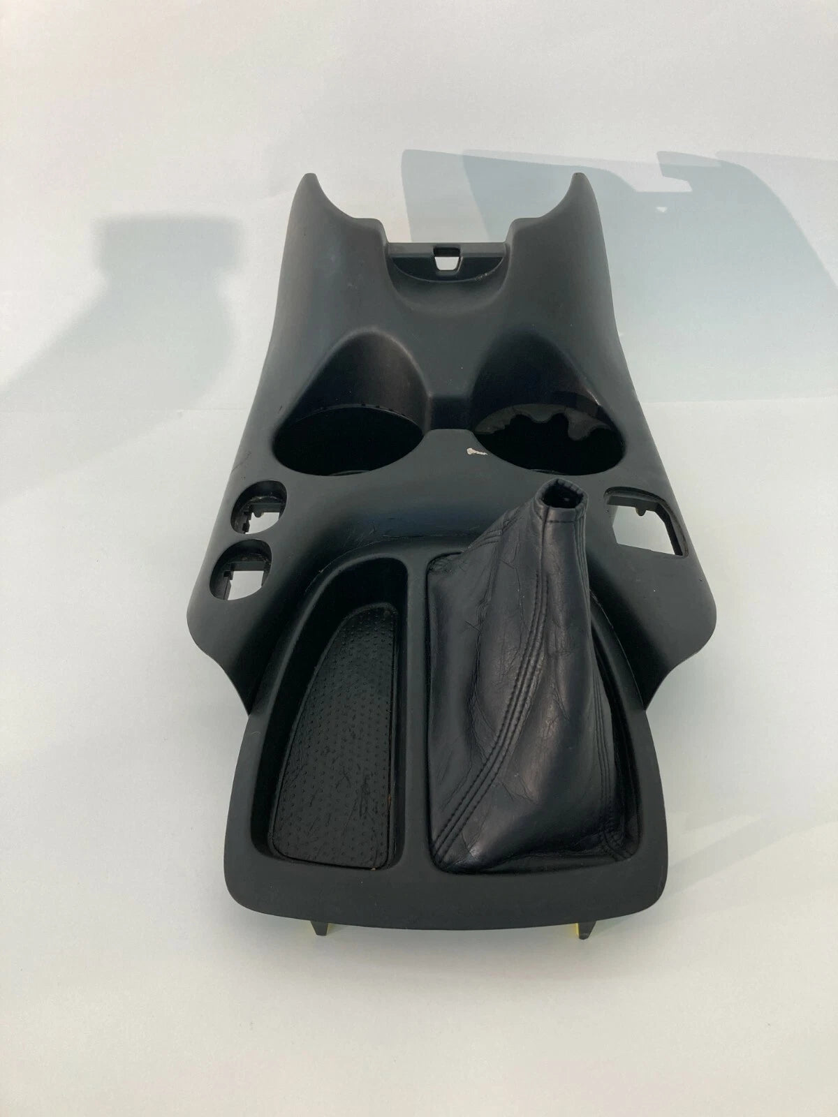 2001-2004 TOYOTA SEQUOIA FRONT CENTER CONSOLE CUP HOLDER W/ TRAY SHIFTER BOOT