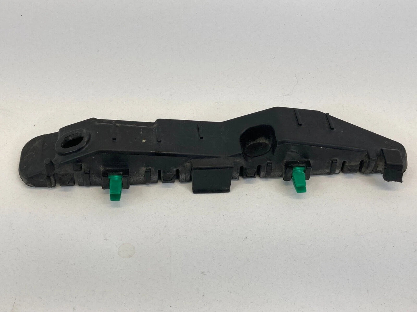 2015 -2017 HYUNDAI SONATA FRONT LEFT DRIVER BUMPER BRACKET MOUNT RETAINER OEM