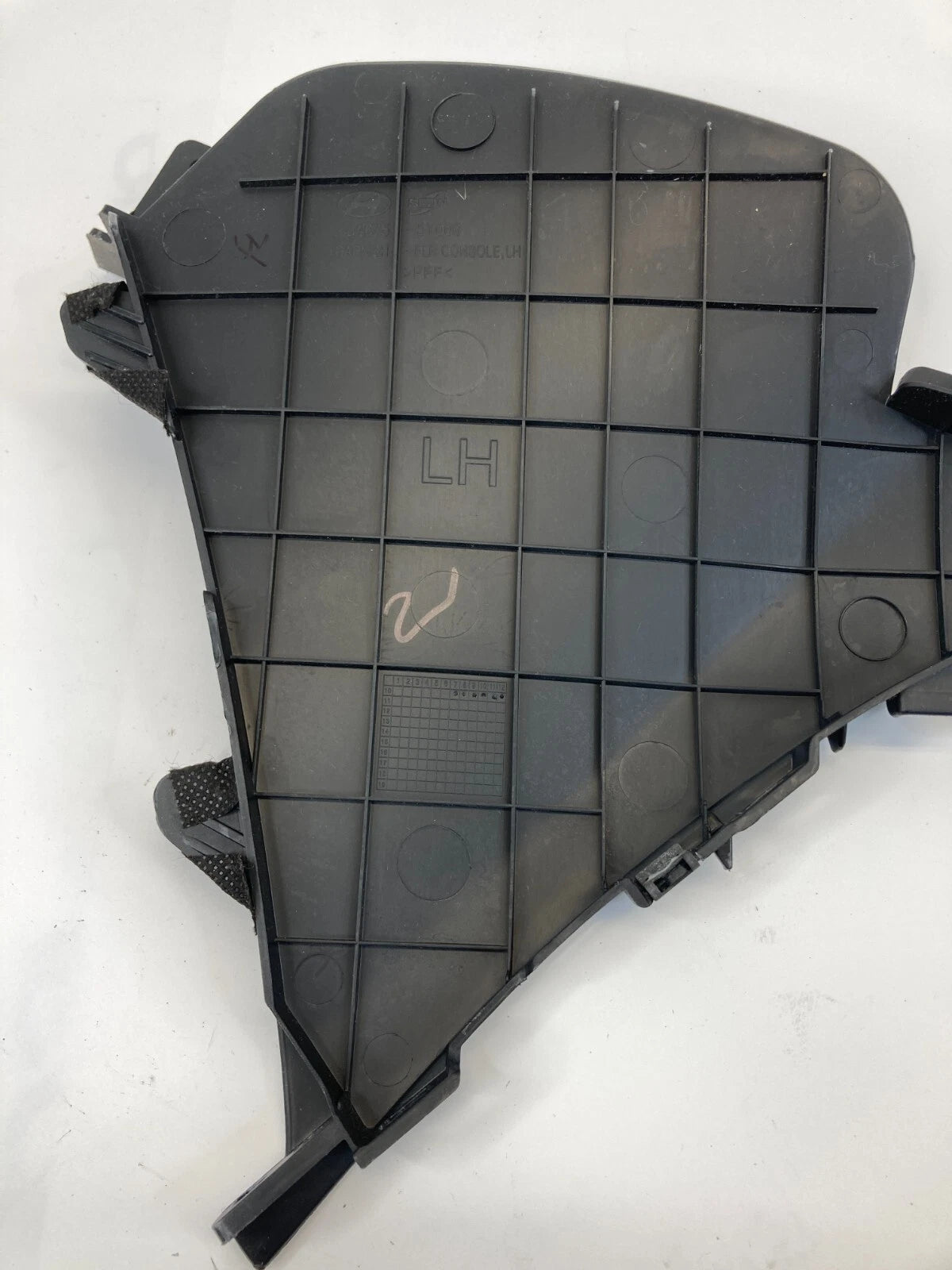 11-13 HYUNDAI ELANTRA CENTER CONSOLE LEFT FILLER TRIM GARNISH COVER 84675-3Y OEM