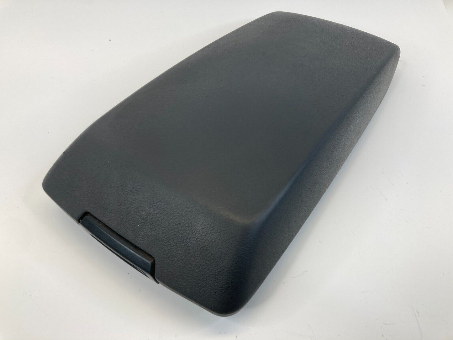 2005 2006 2007 Chrysler 300 Center Console Armrest Arm Rest Lid Cover OEM