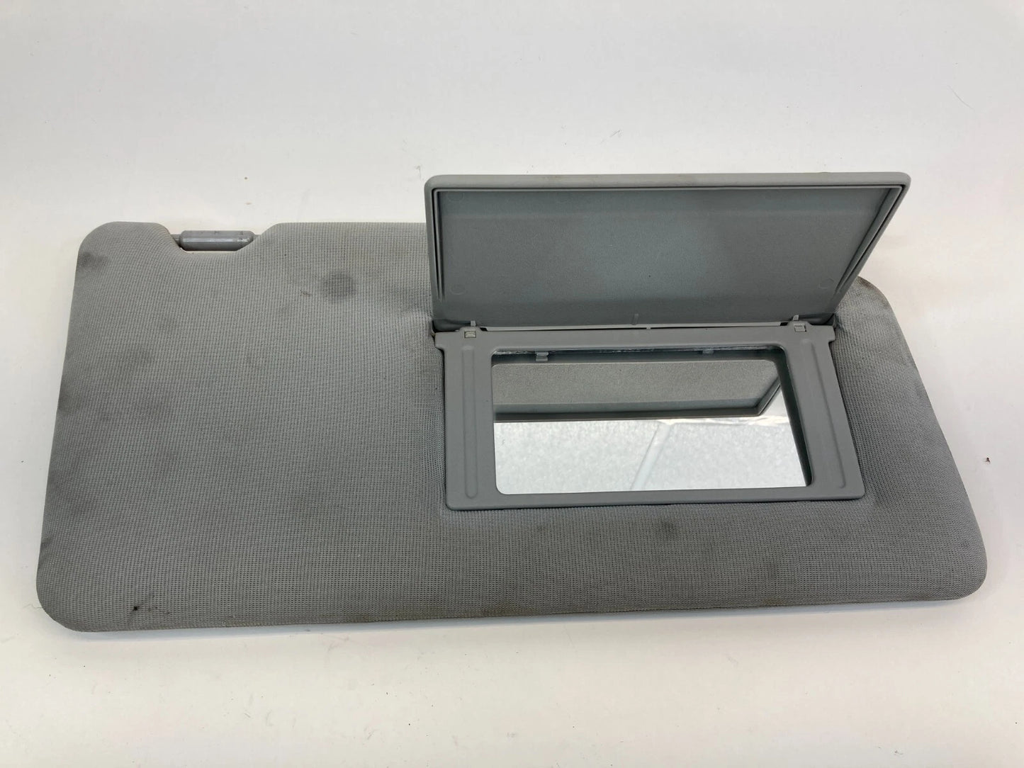 2003-2006 HONDA ELEMENT RIGHT PASSENGER SIDE SUNVISOR SUN VISOR SHADE W/MIRROR